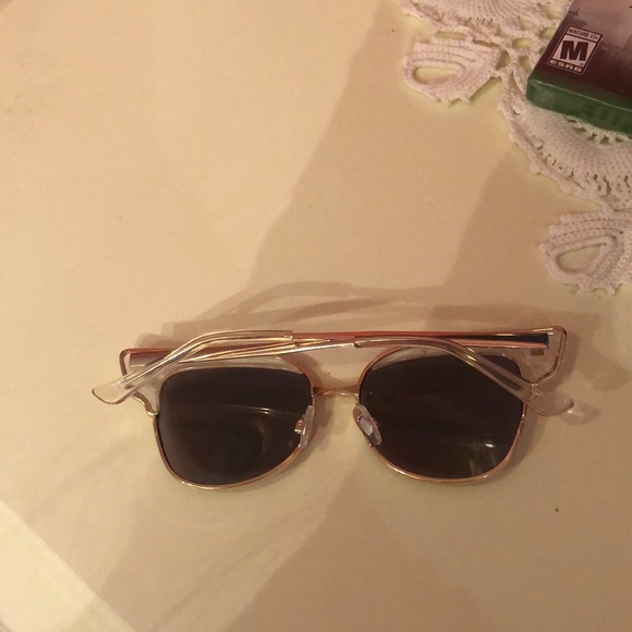 mirrored sunglasses - Picture 3 of 3